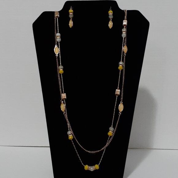 Christopher & Banks Necklace - Picture 2 of 6